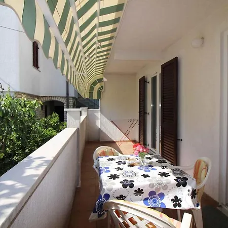 Apartment In Porec/istrien 9899