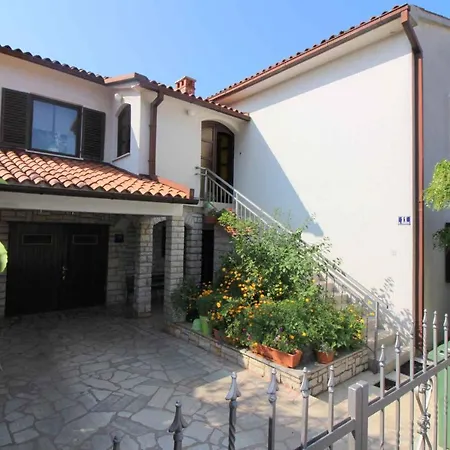 In Porec/istrien 9899 Apartment